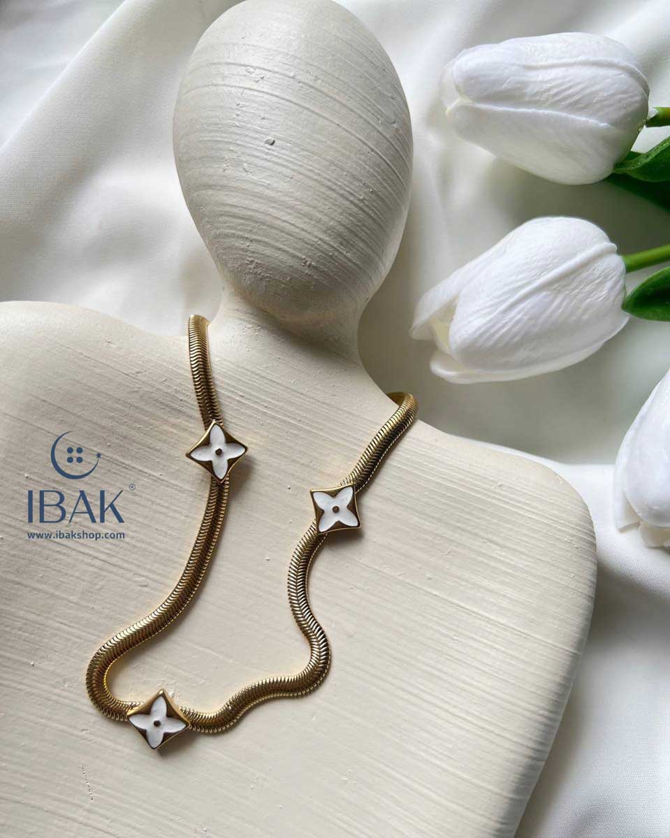 گردنبند هرینگوبن مربع گل